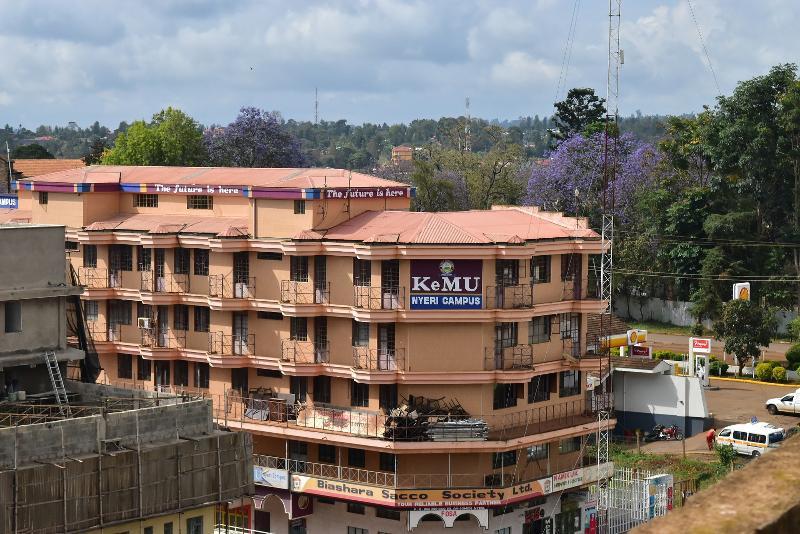 Tickles Hotel Nyeri Extérieur photo