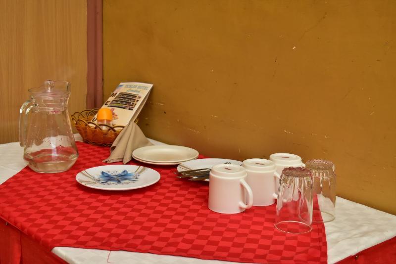 Tickles Hotel Nyeri Extérieur photo